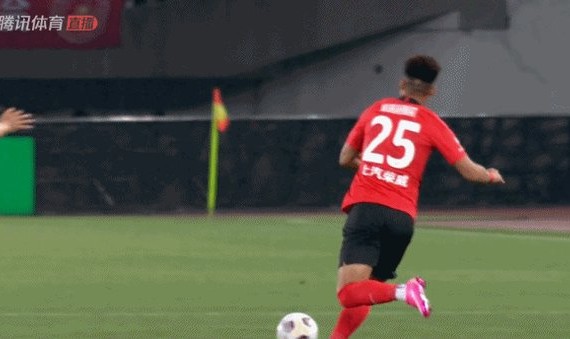 开云-中超连续2轮3次上演功夫废人 买提江都成了惯犯？