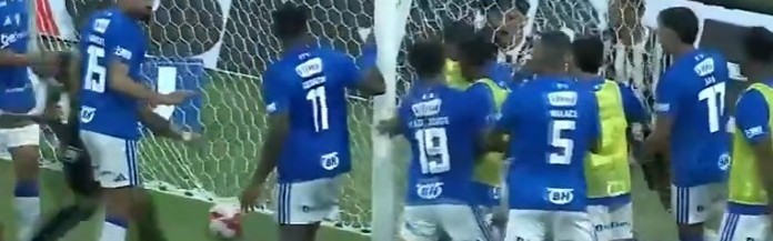 开云体育下载-爆发冲突+23人吃红牌！米内罗竞技官方：坚决反对一切暴力行为