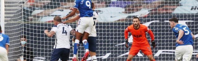 开云体育下载-【观察】习惯性晚节不保 穆帅为何难防定位球？