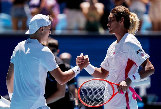 1736839340510093644.jpg (体育)(10)网球——澳网:张之臻止步男单首轮XxjpseC007210_20250114_PEPFN0A001.jpg